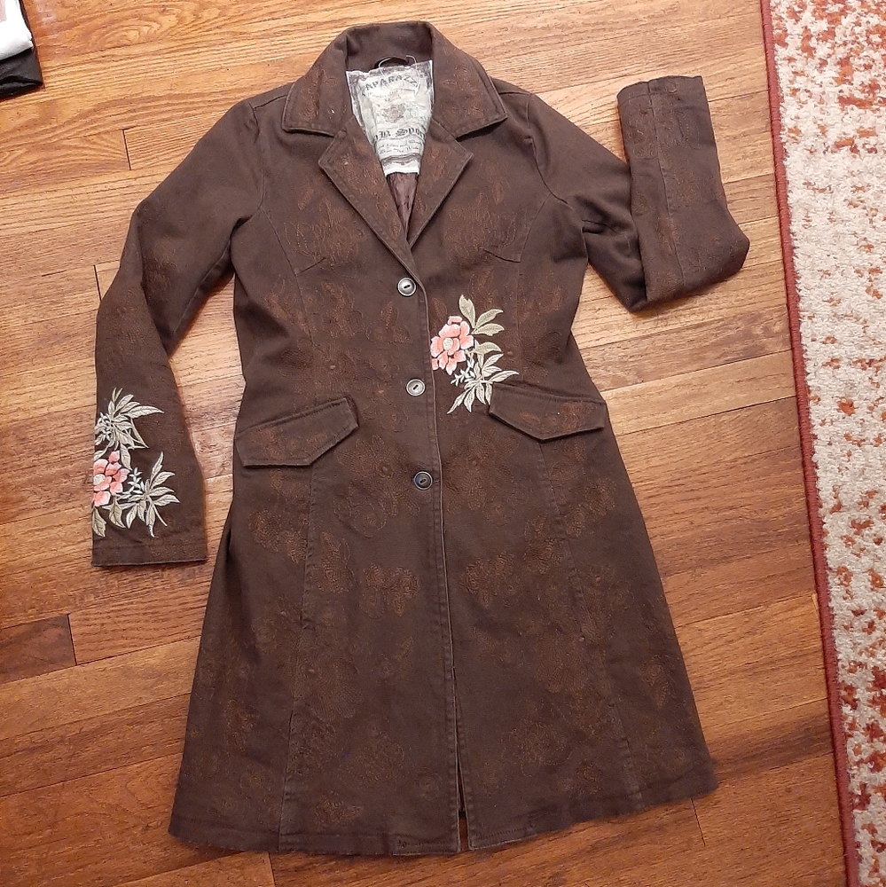 Paparazzi Embroidered Women's Coat - Picture 3 of 14